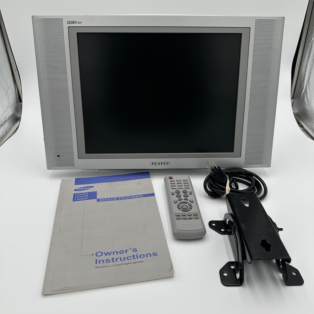 Samsung 15" LCD TV Model LTN1535 S - TV/Monitor w/ CORD + Remote + Wall Mount